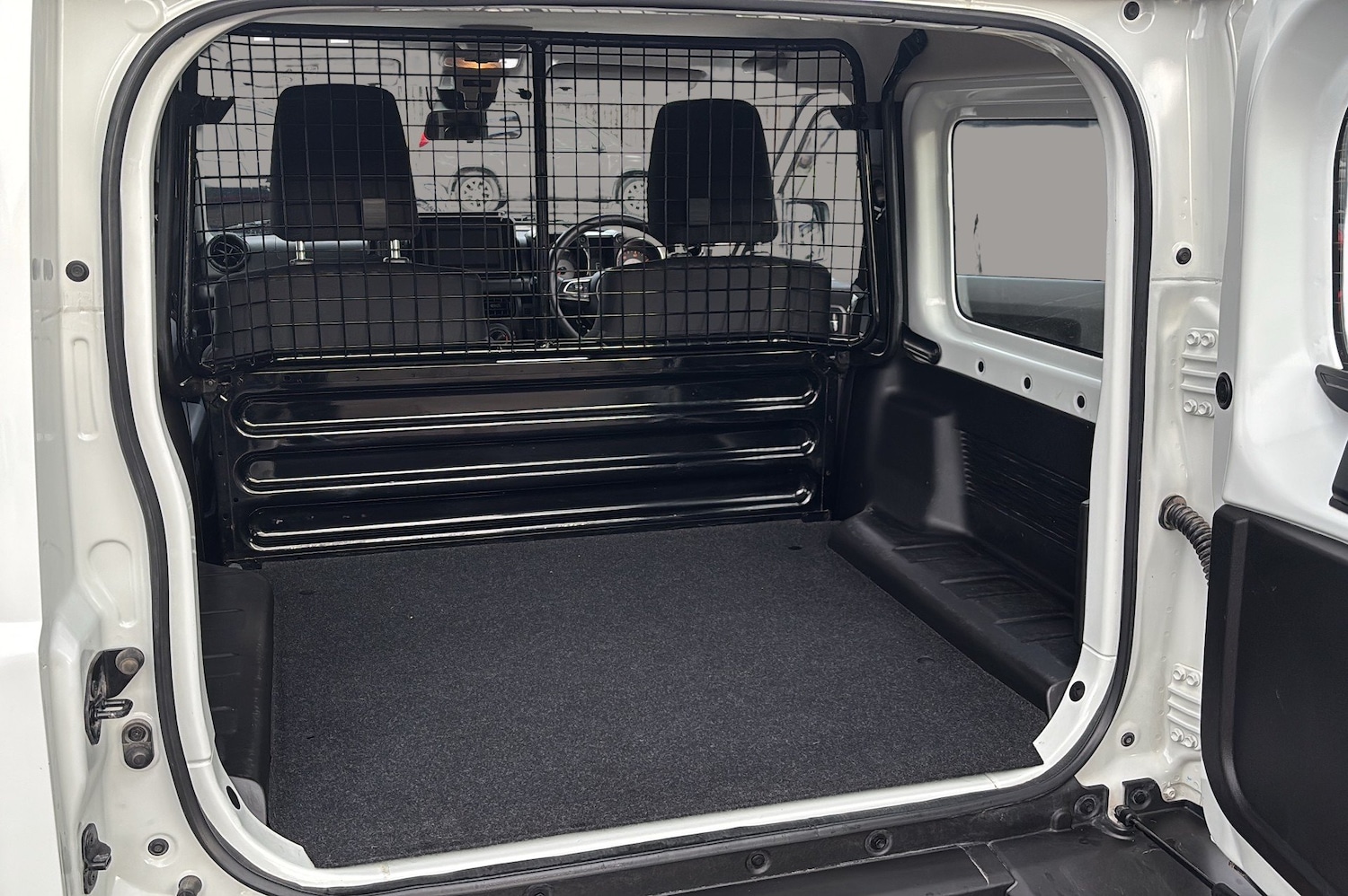 Used Suzuki Jimny 2023 for sale - 76676496: Photo 8