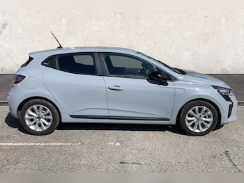 Used Renault Clio 2024 for sale - 78378208: Photo
