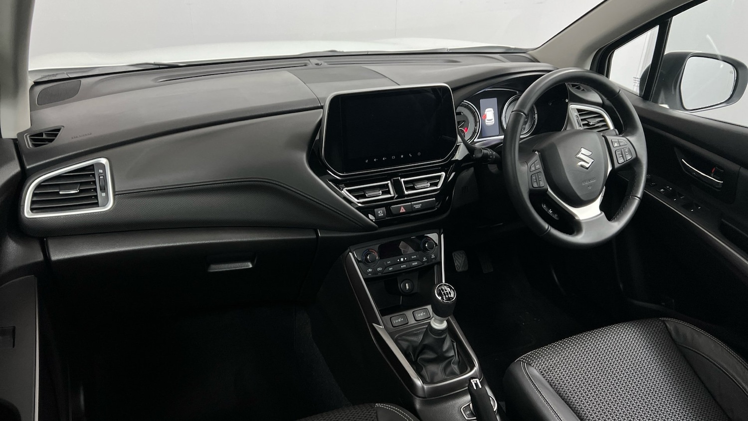 Used Suzuki SX4 S-Cross 2023 for sale - 77807380: Photo 2