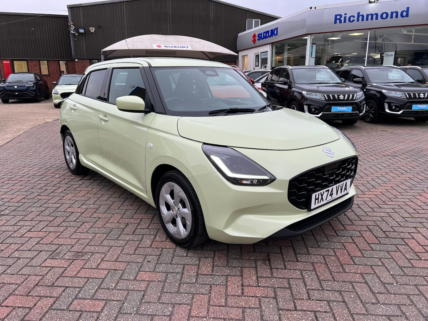 Used Suzuki Swift 2024 for sale - 76677649: Photo 1