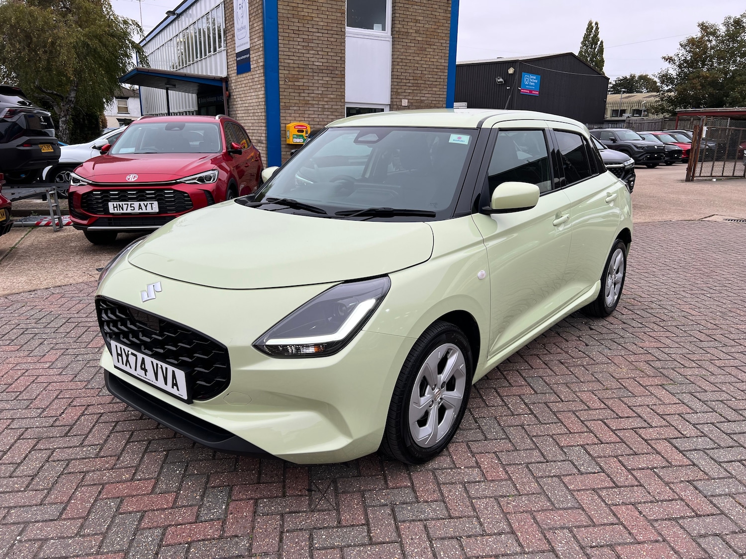 Used Suzuki Swift 2024 for sale - 76677649: Photo 2