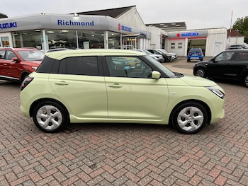 Used Suzuki Swift 2024 for sale - 76677649: Photo