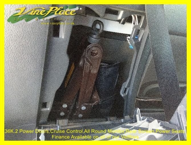 Used Toyota Vellfire 2012 for sale - 76303954: Photo 39