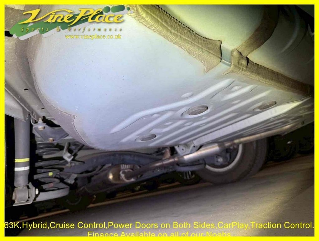 Used Toyota Voxy 2014 for sale - 77212110: Photo 16