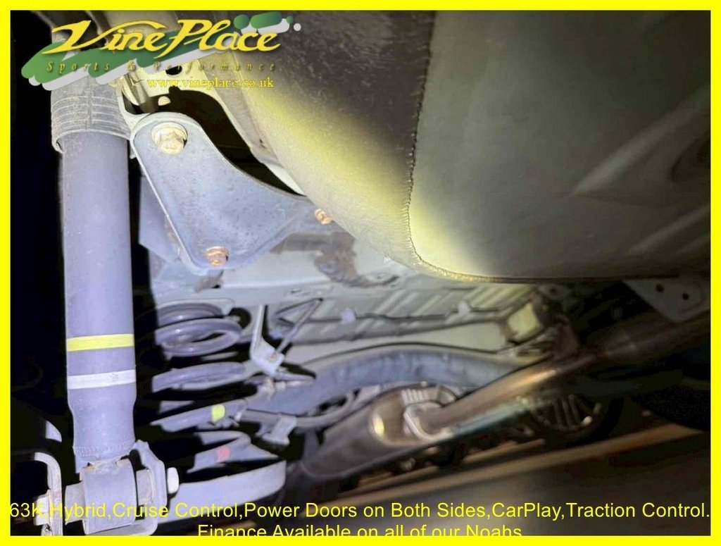 Used Toyota Voxy 2014 for sale - 77212110: Photo 18