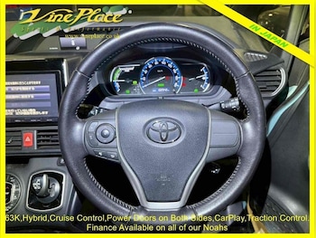 Used Toyota Voxy 2014 for sale - 77212110: Photo