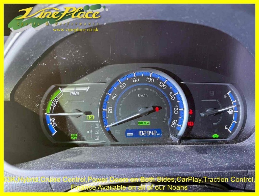 Used Toyota Voxy 2014 for sale - 77212110: Photo 9