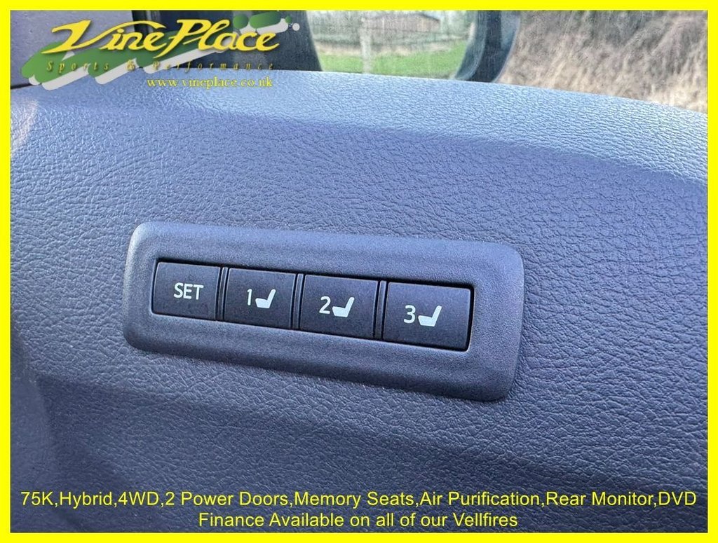 Used Toyota Vellfire 2012 for sale - 77132989: Photo 24