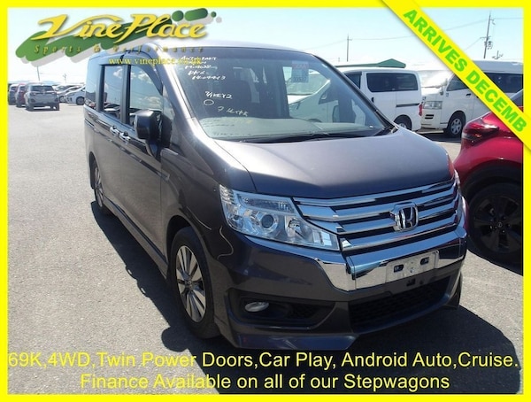 Used Honda Stepwagon 2015 for sale - 75765666: Photo 1