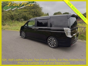 Used Honda Stepwagon 2013 for sale - 77669009: Photo