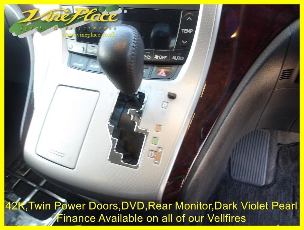 Used Toyota Vellfire 2012 for sale - 76768180: Photo 9