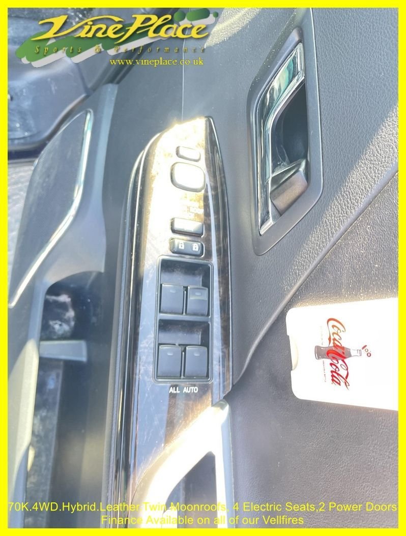 Used Toyota Vellfire 2013 for sale - 76303515: Photo 15