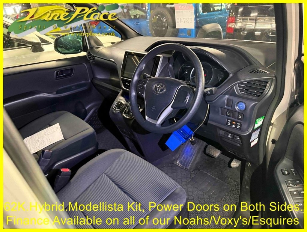 Used Toyota Voxy 2014 for sale - 77805947: Photo 12