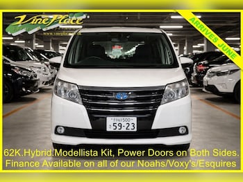 Used Toyota Voxy 2014 for sale - 77805947: Photo