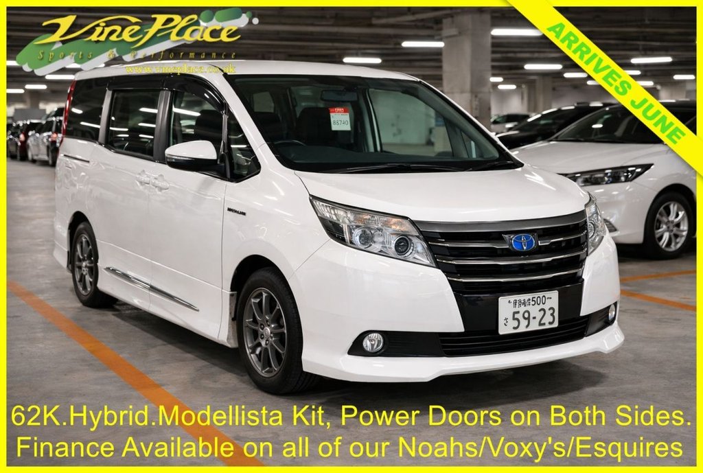Used Toyota Voxy 2014 for sale - 77805947: Photo 4