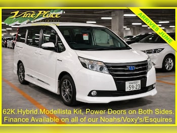 Used Toyota Voxy 2014 for sale - 77805947: Photo
