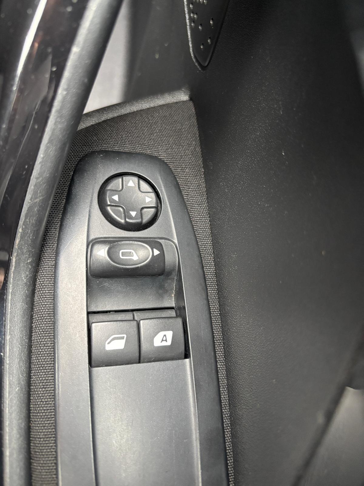 Used Peugeot 208 2013 for sale - 77917466: Photo 15