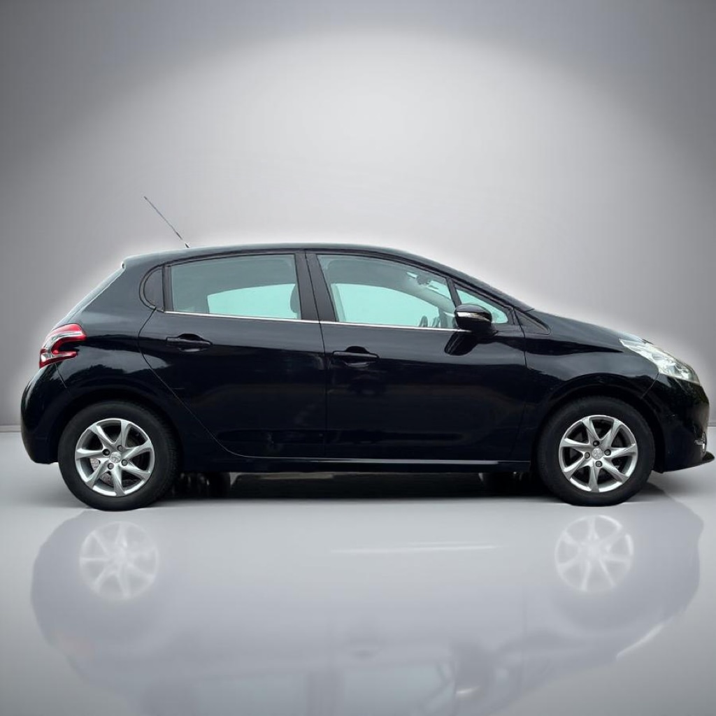 Used Peugeot 208 2013 for sale - 77917466: Photo 5