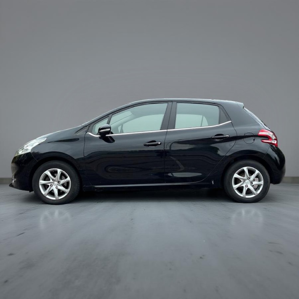 Used Peugeot 208 2013 for sale - 77917466: Photo 6