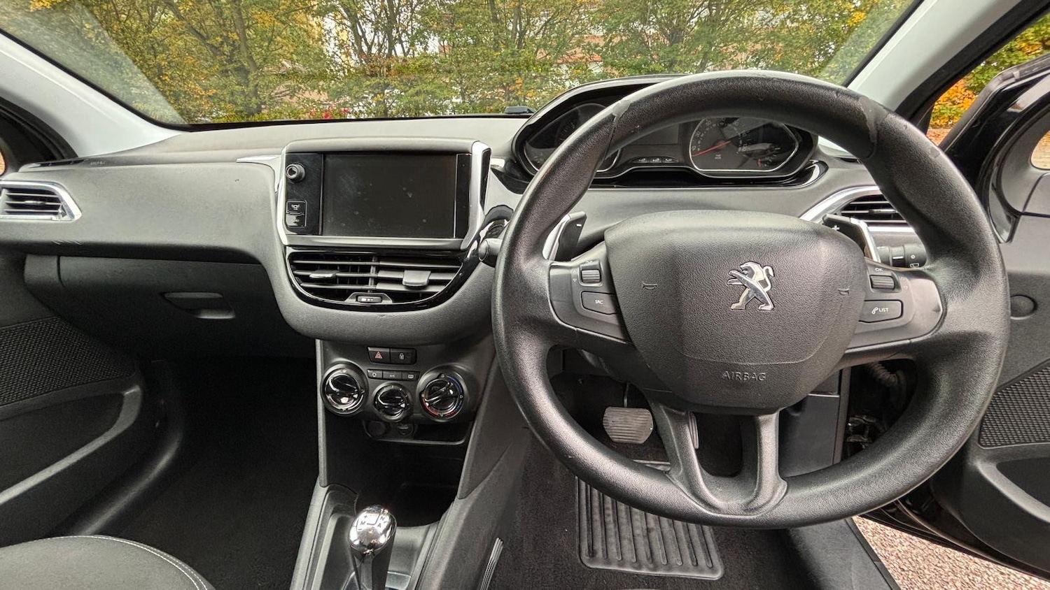 Used Peugeot 208 2013 for sale - 77917466: Photo 8