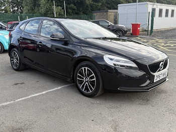 Used Volvo V40 2018 for sale - 79495350: Photo