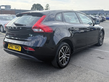Used Volvo V40 2018 for sale - 79495350: Photo