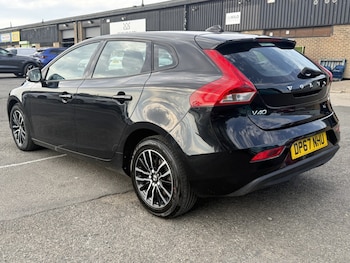 Used Volvo V40 2018 for sale - 79495350: Photo