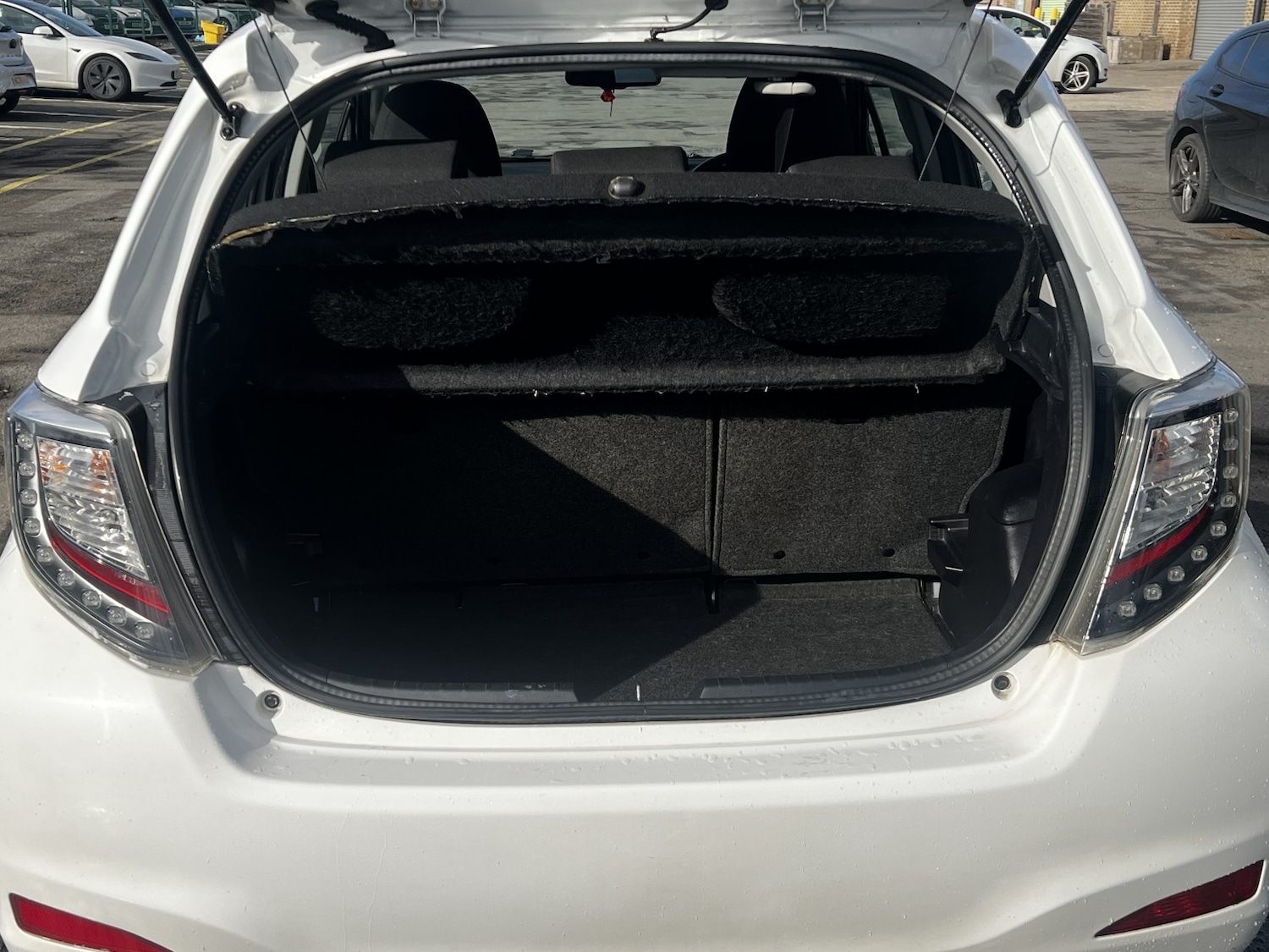 Used Toyota Yaris 2014 for sale - 77622474: Photo 11