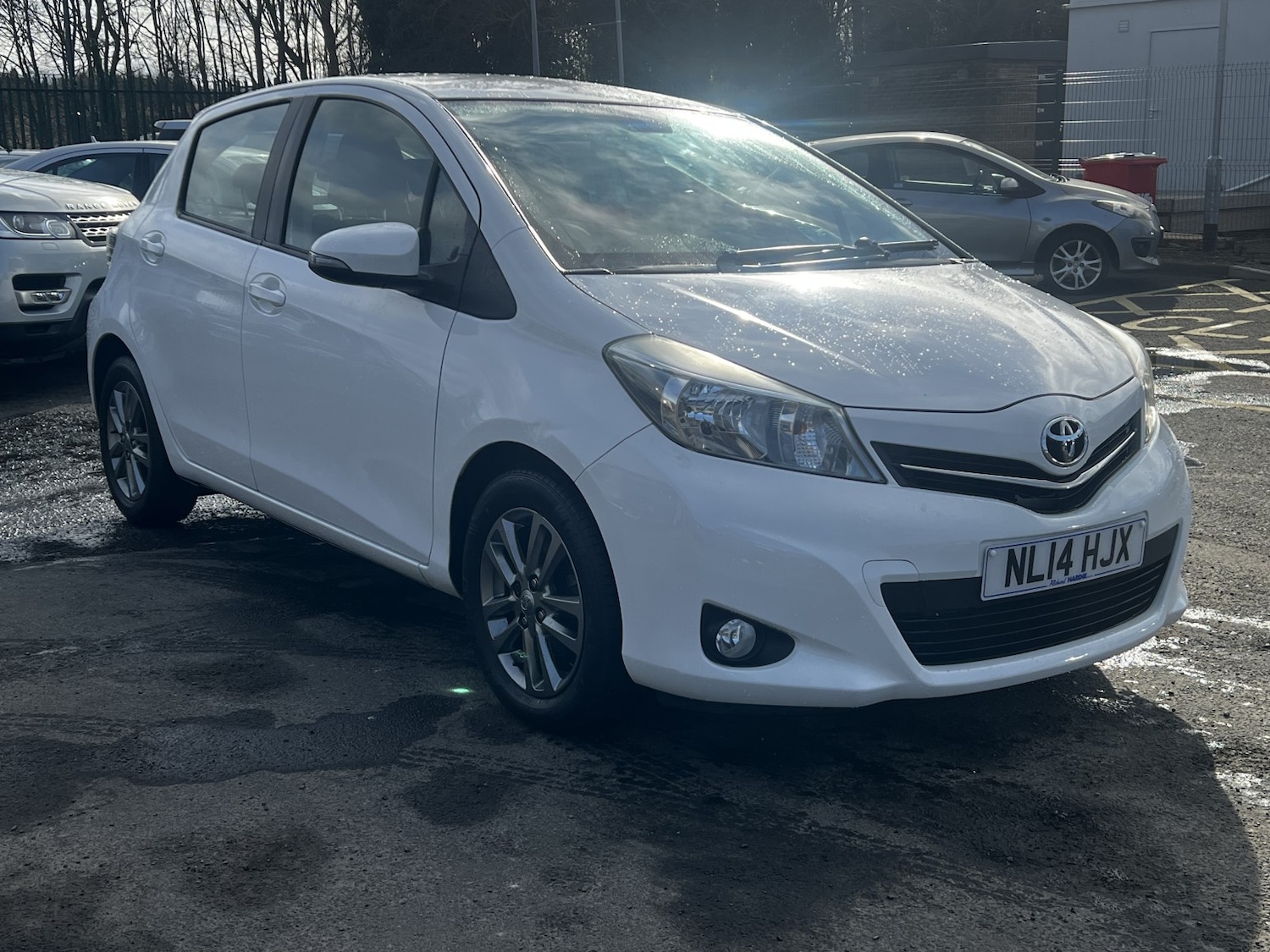 Used Toyota Yaris 2014 for sale - 77622474: Photo 2