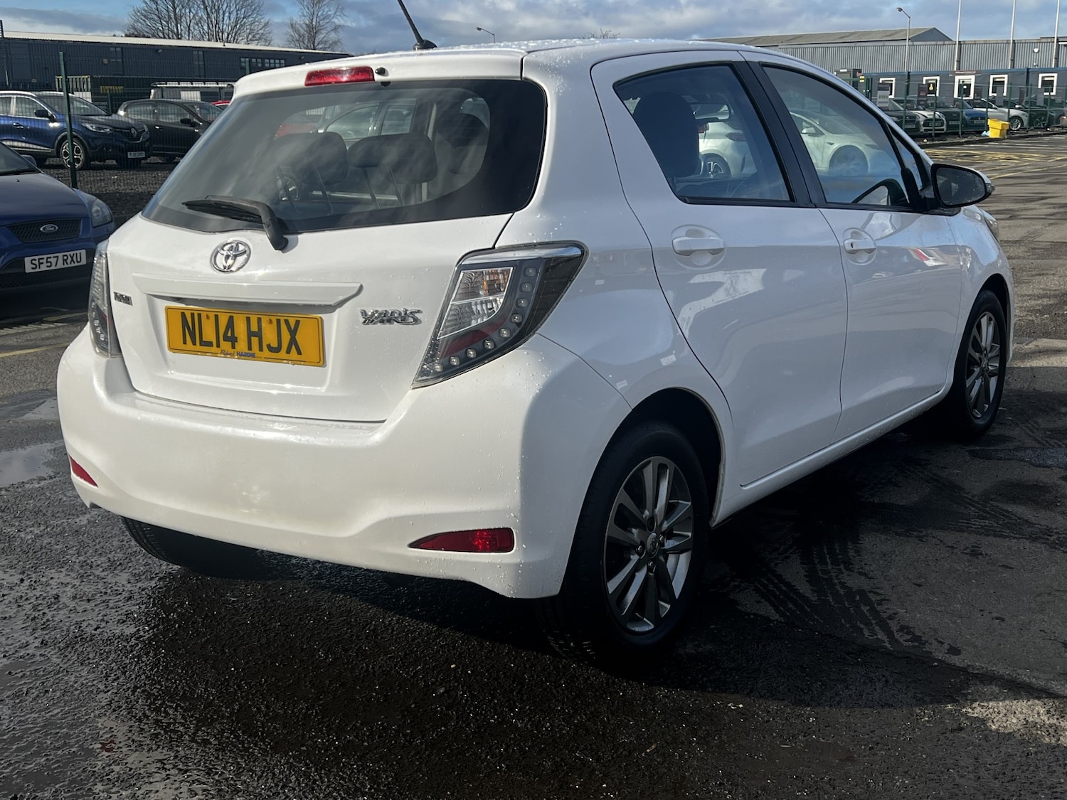 Used Toyota Yaris 2014 for sale - 77622474: Photo 3