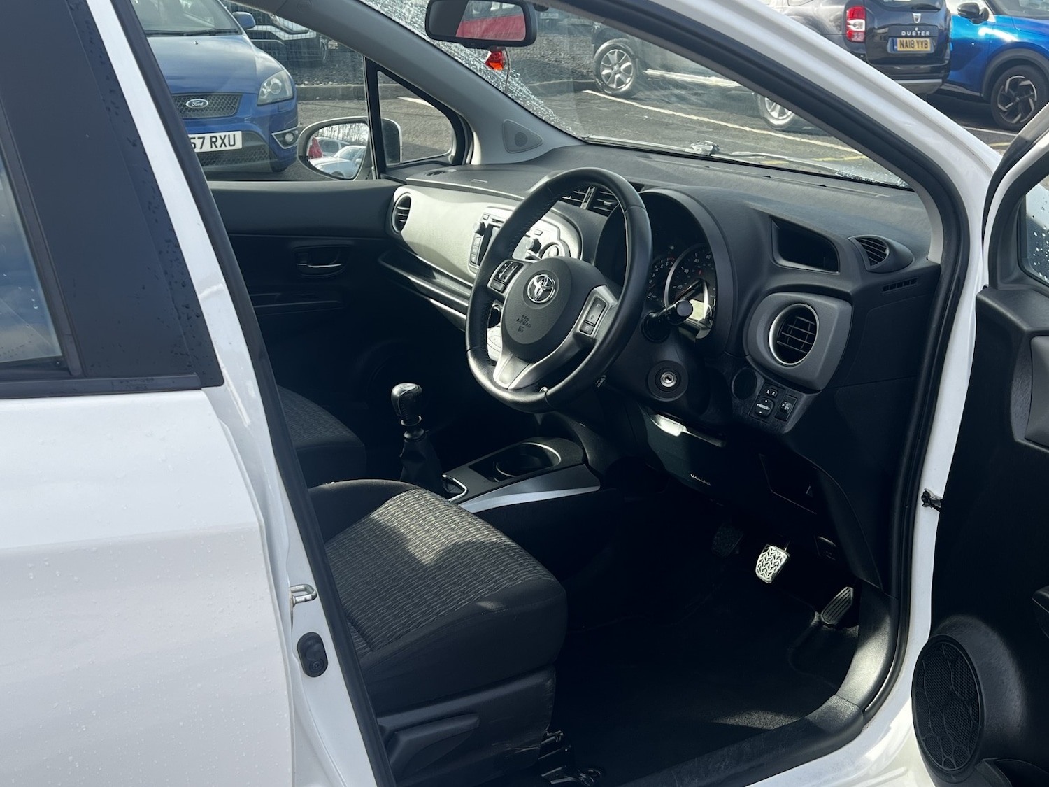 Used Toyota Yaris 2014 for sale - 77622474: Photo 5