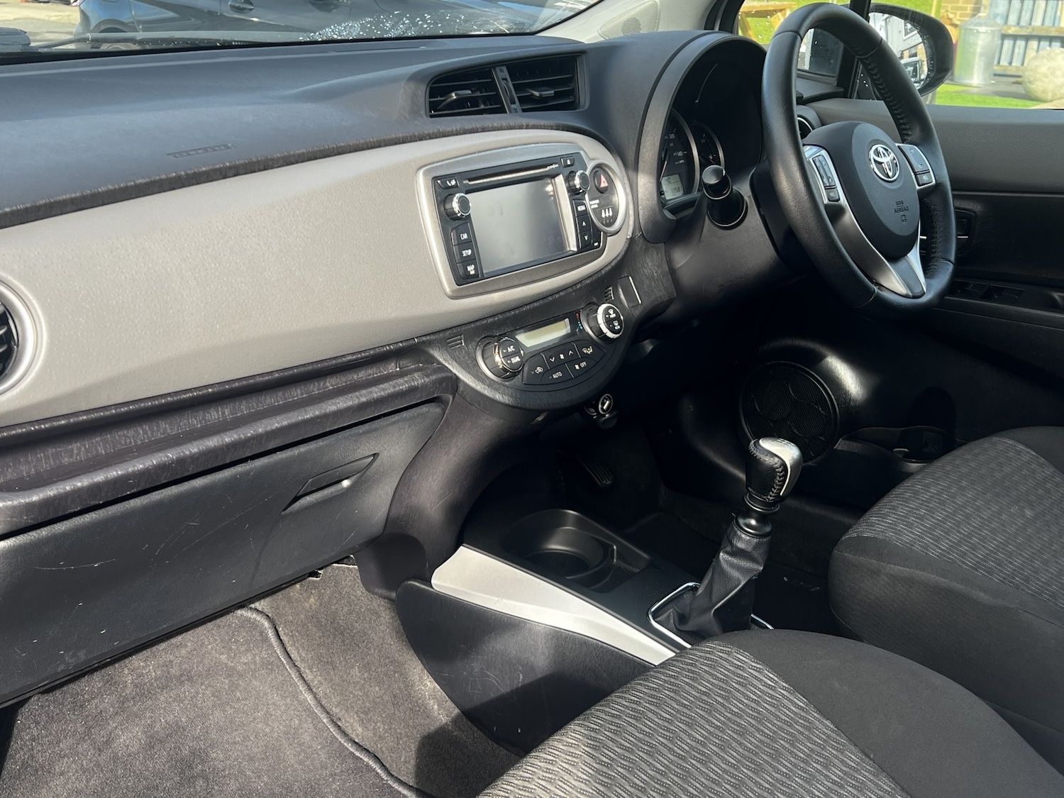 Used Toyota Yaris 2014 for sale - 77622474: Photo 8