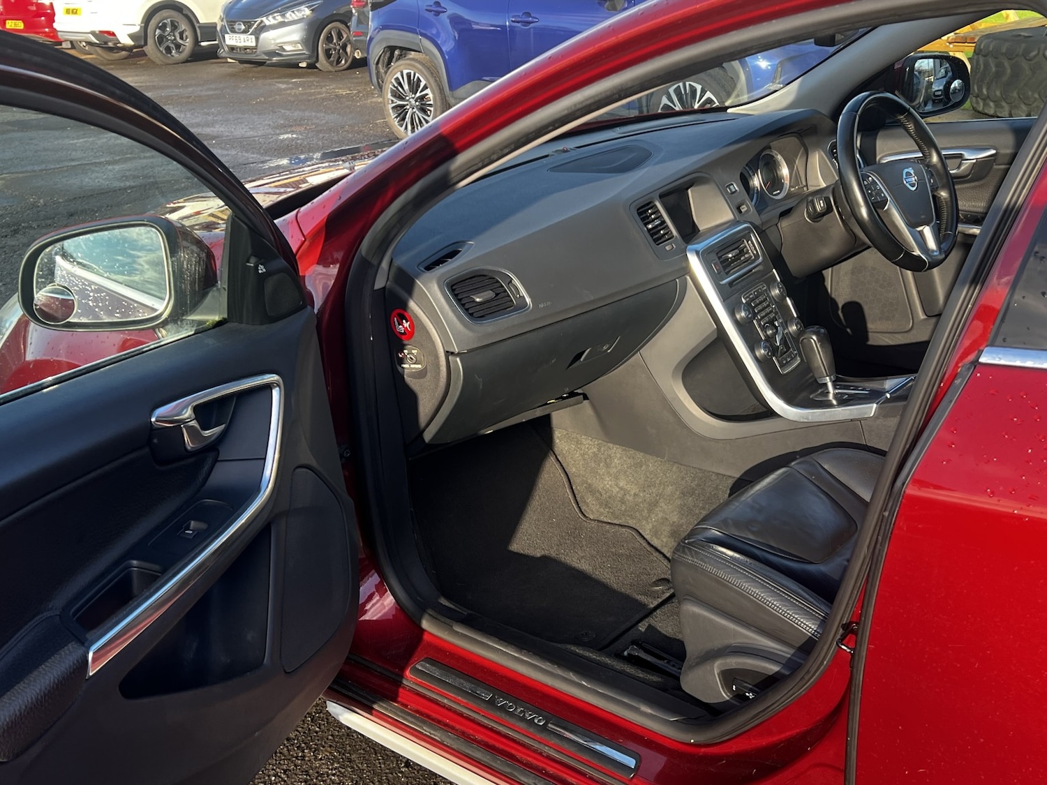 Used Volvo S60 2010 for sale - 77189210: Photo 7