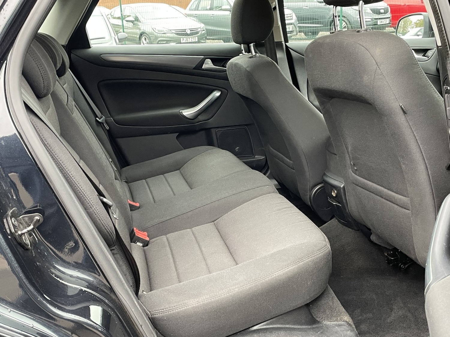 Used Ford Mondeo 2011 for sale - 76237197: Photo 8