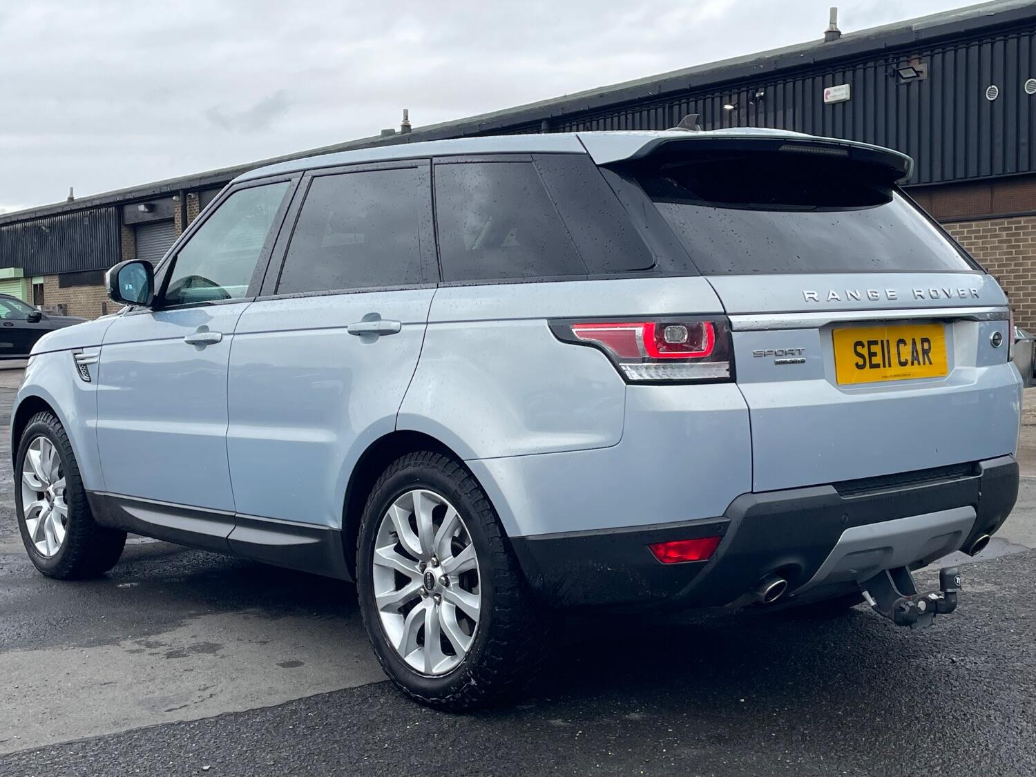 Used Land Rover Range Rover Sport 2015 for sale - 76769319: Photo 2