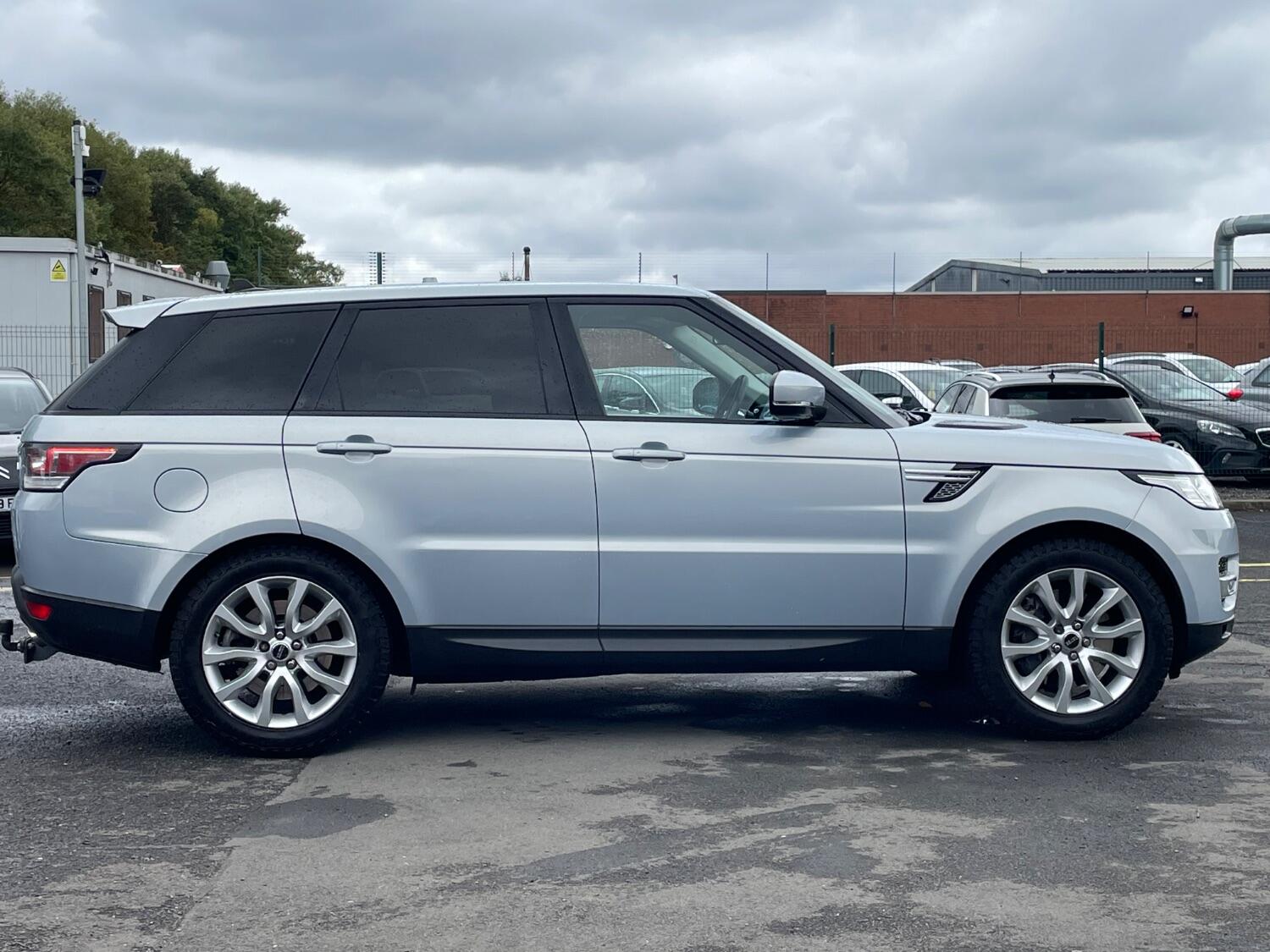 Used Land Rover Range Rover Sport 2015 for sale - 76769319: Photo 3