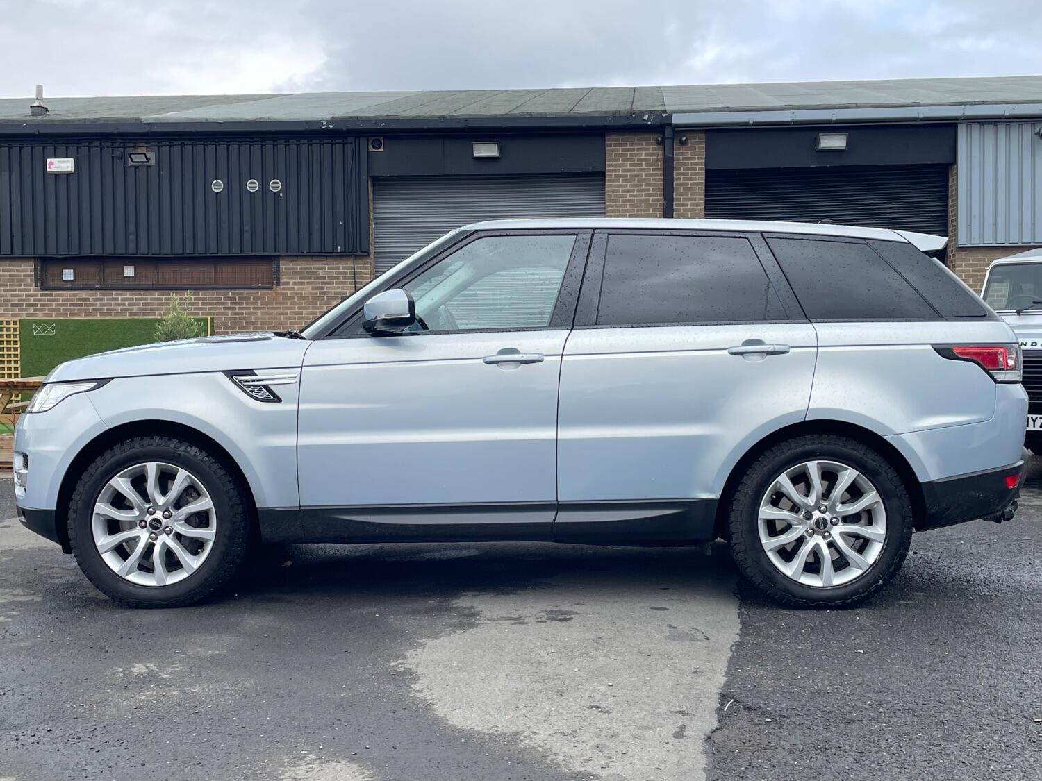 Used Land Rover Range Rover Sport 2015 for sale - 76769319: Photo 6