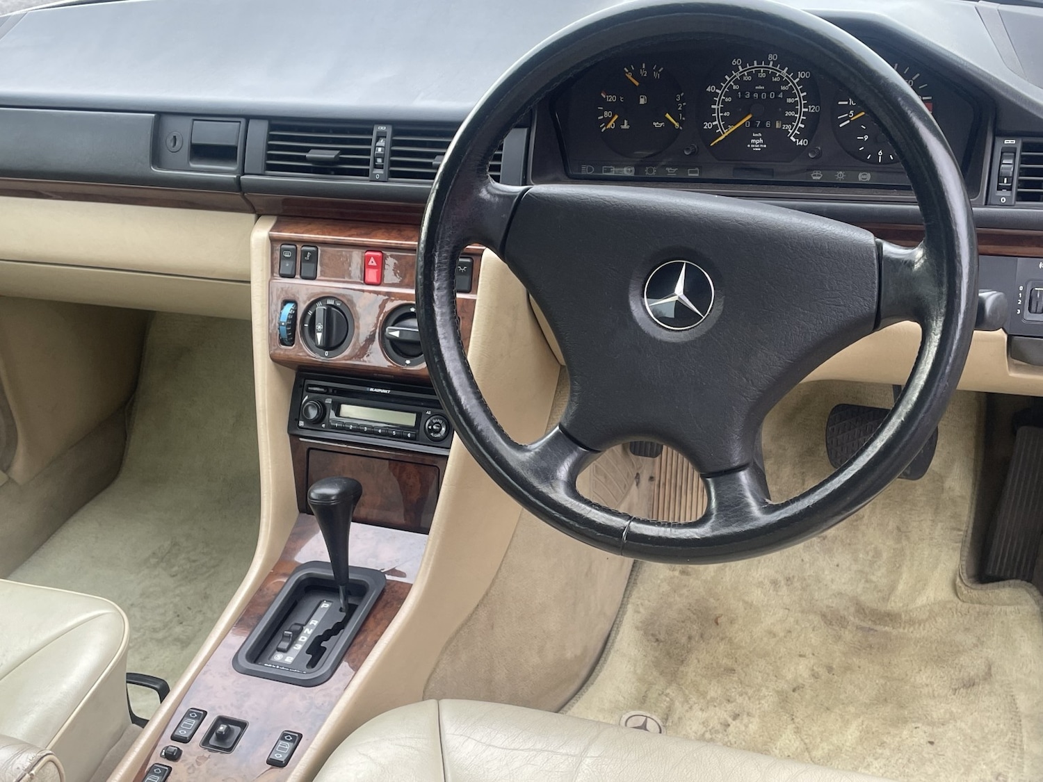 Used Mercedes-Benz 230 1991 for sale - 76794056: Photo 16
