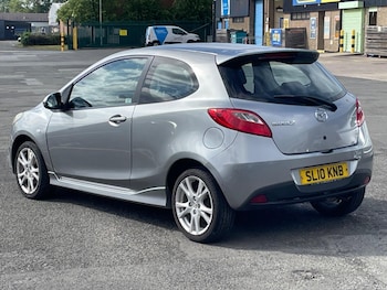 Used Mazda Mazda2 2010 for sale - 75160350: Photo