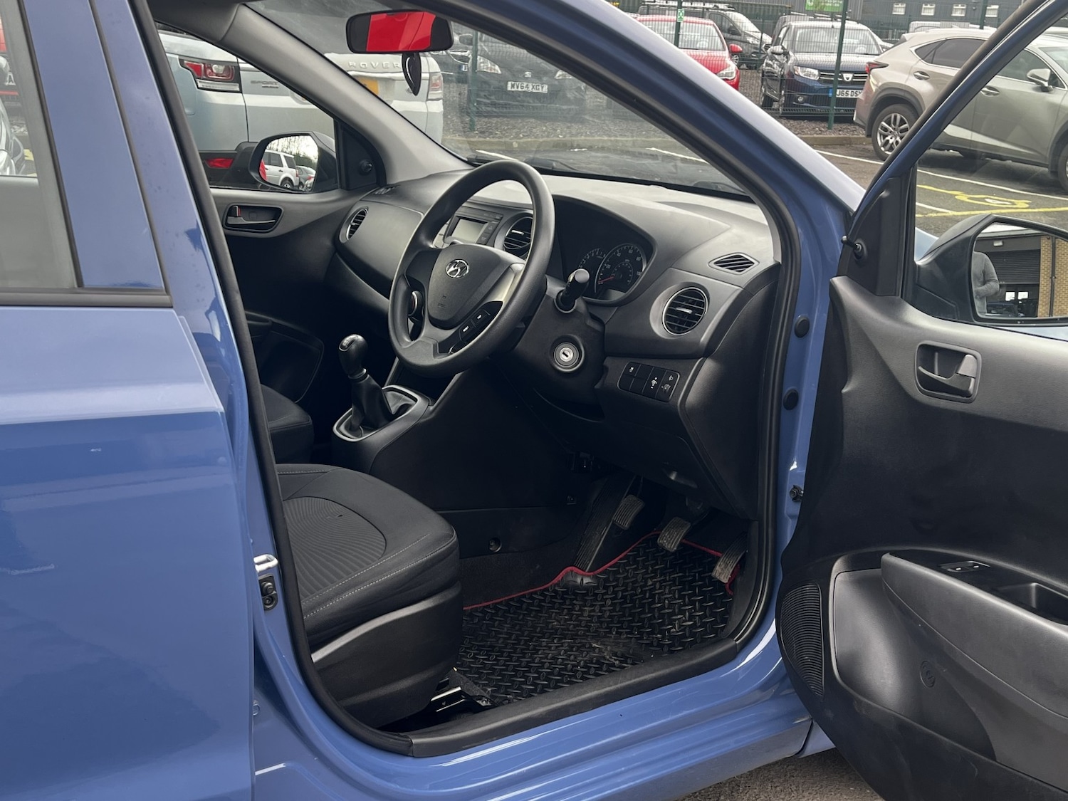 Used Hyundai i10 2017 for sale - 77668478: Photo 5