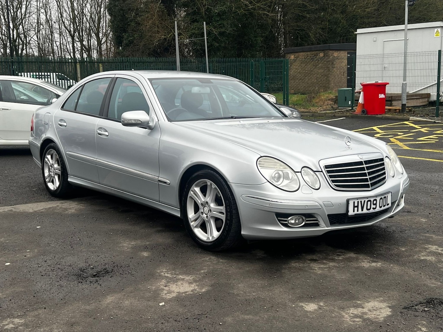 Used Mercedes-Benz E Class 2009 for sale - 77289189: Photo 2