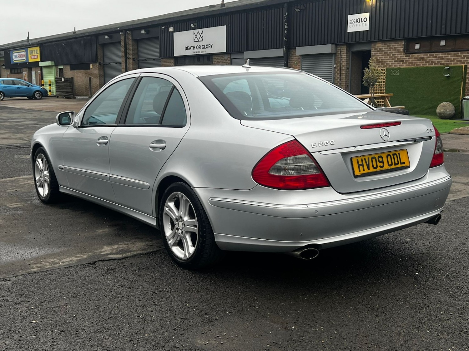 Used Mercedes-Benz E Class 2009 for sale - 77289189: Photo 4