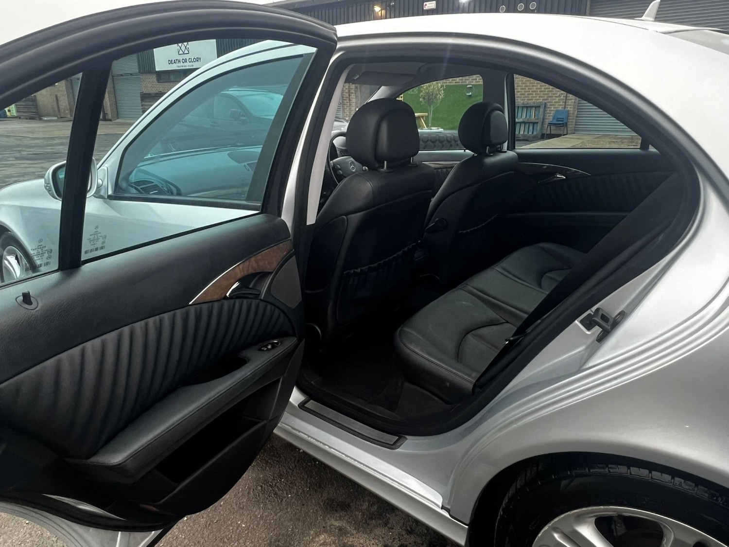 Used Mercedes-Benz E Class 2009 for sale - 77289189: Photo 8