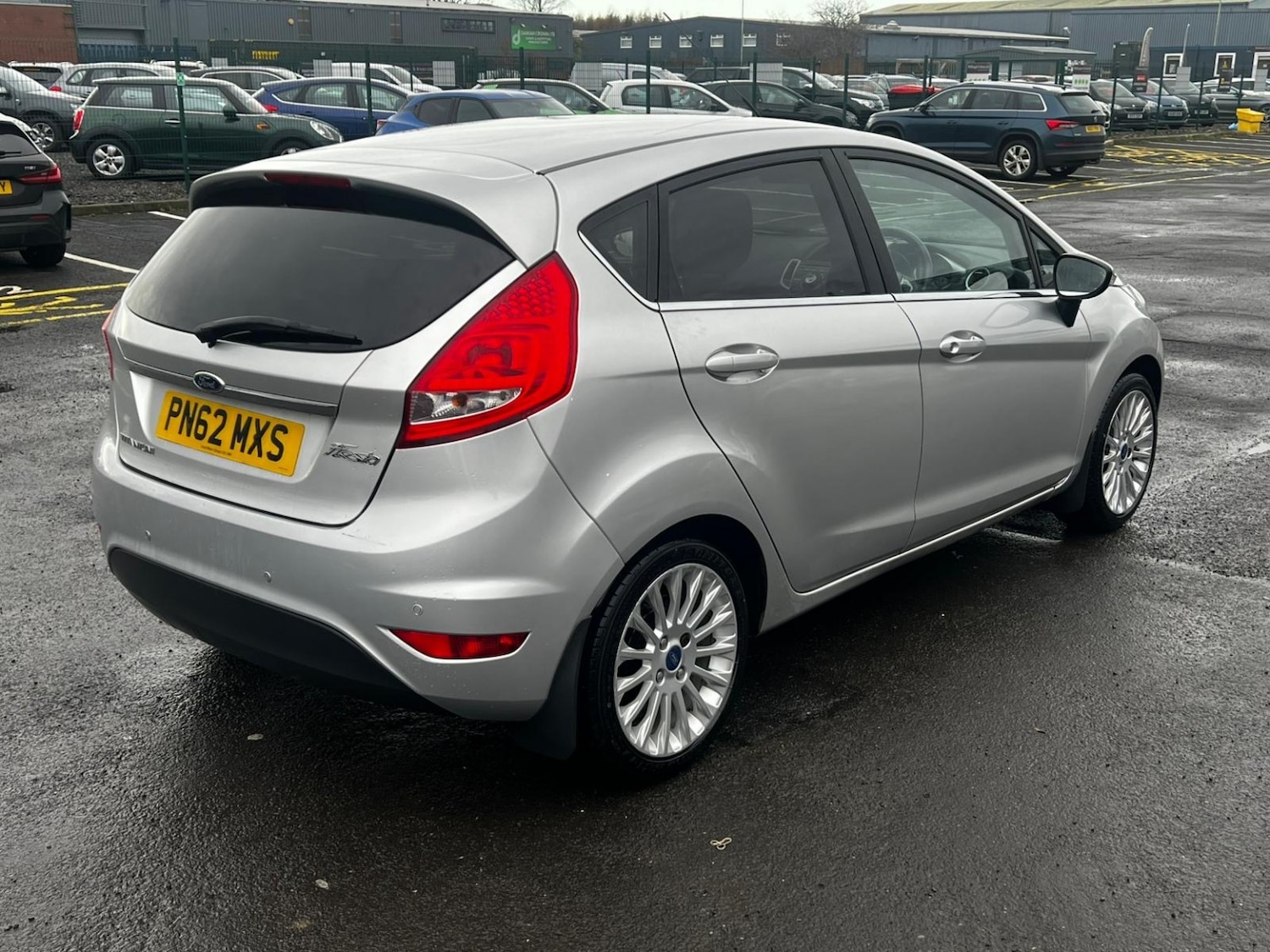 Used Ford Fiesta 2012 for sale - 76935295: Photo 2