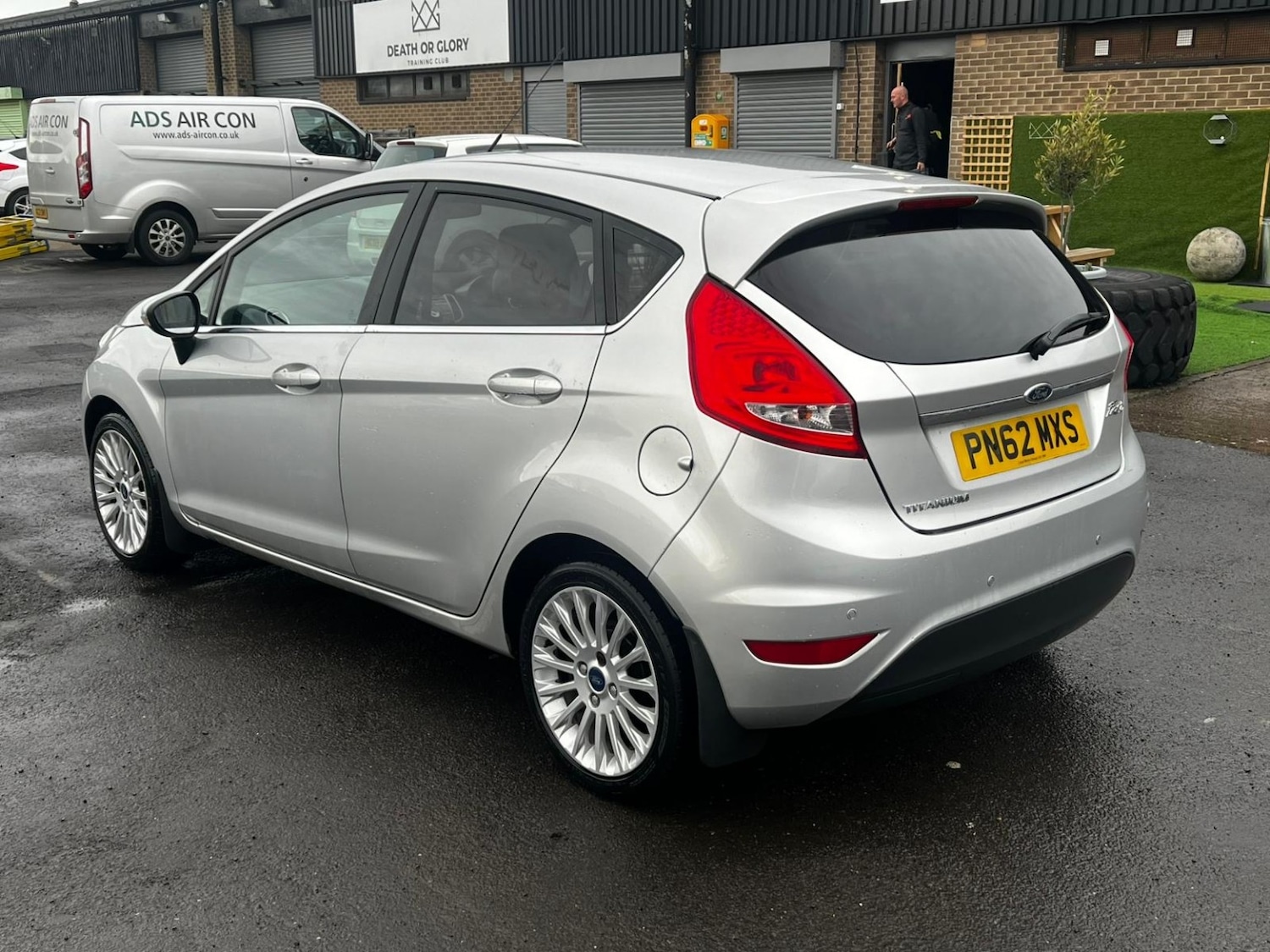 Used Ford Fiesta 2012 for sale - 76935295: Photo 3