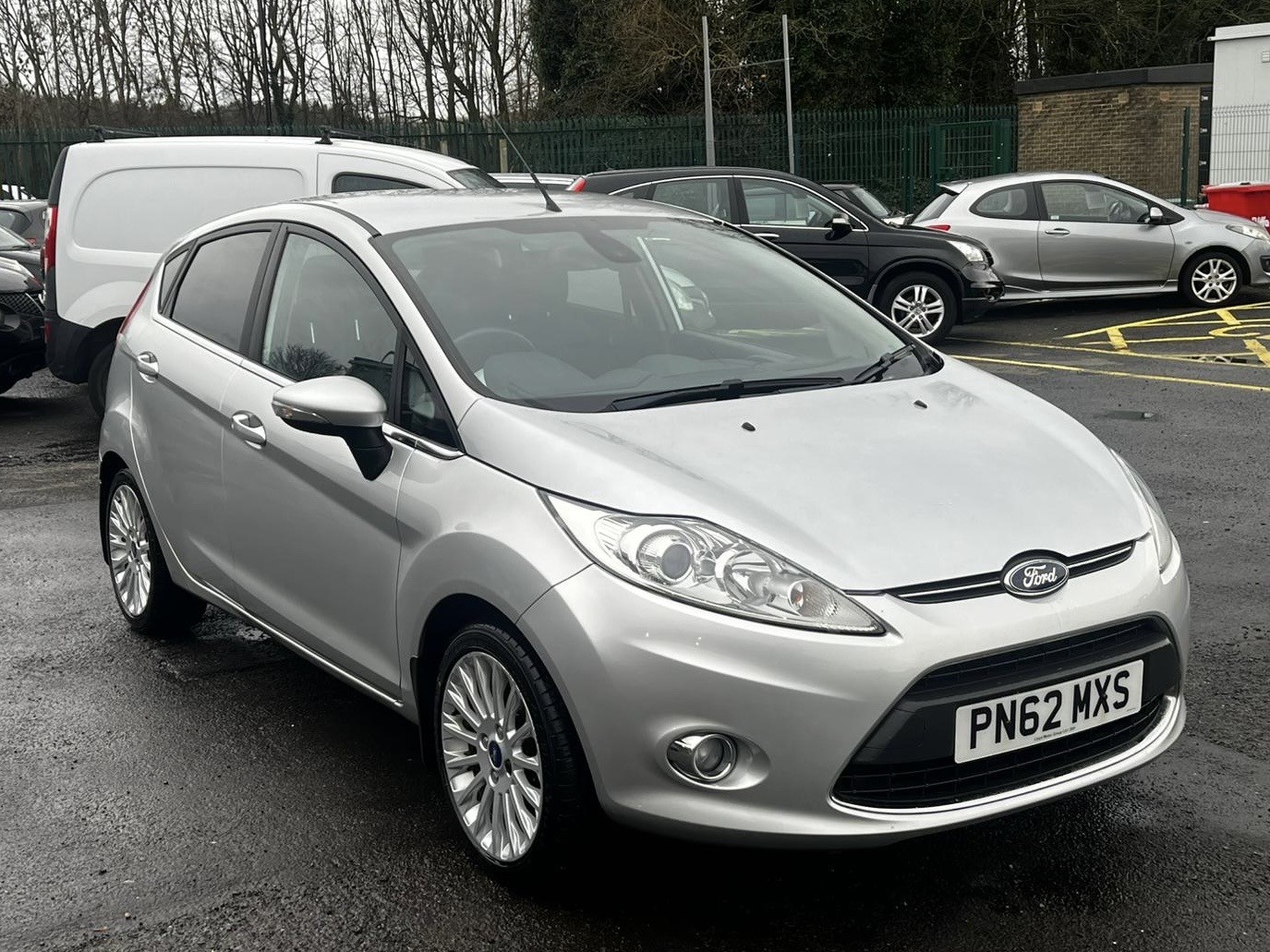 Used Ford Fiesta 2012 for sale - 76935295: Photo 4
