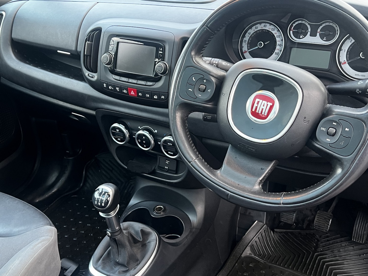 Used Fiat 500L 2014 for sale - 77572830: Photo 5