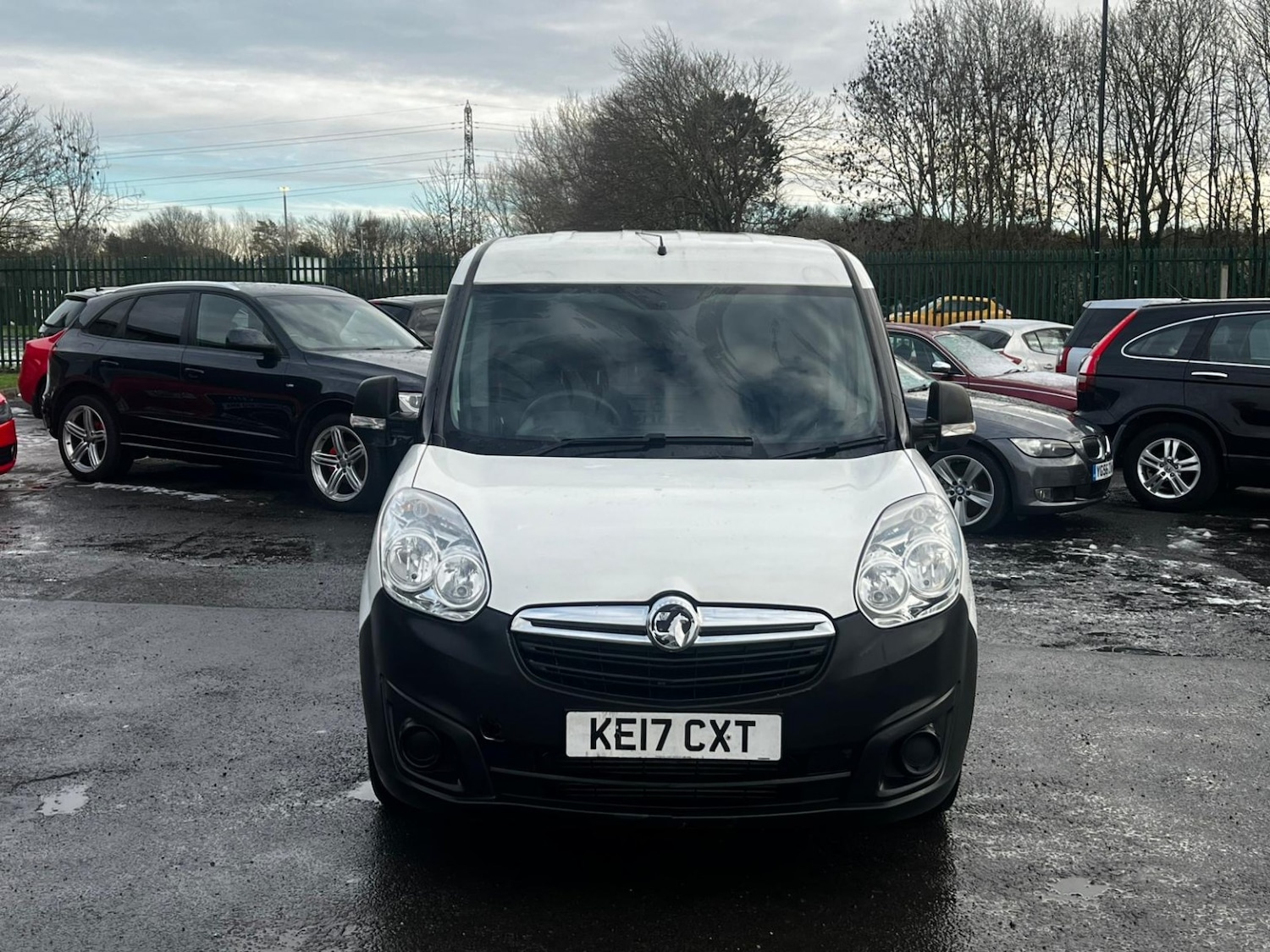 Used Vauxhall Combo 2017 for sale - 76655976: Photo 2