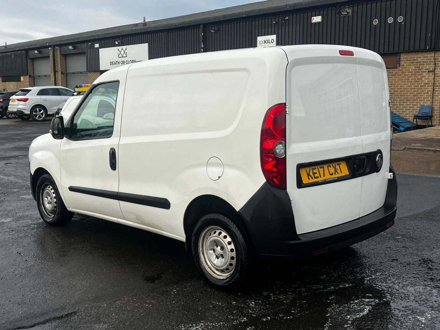 Used Vauxhall Combo 2017 for sale - 76655976: Photo 4
