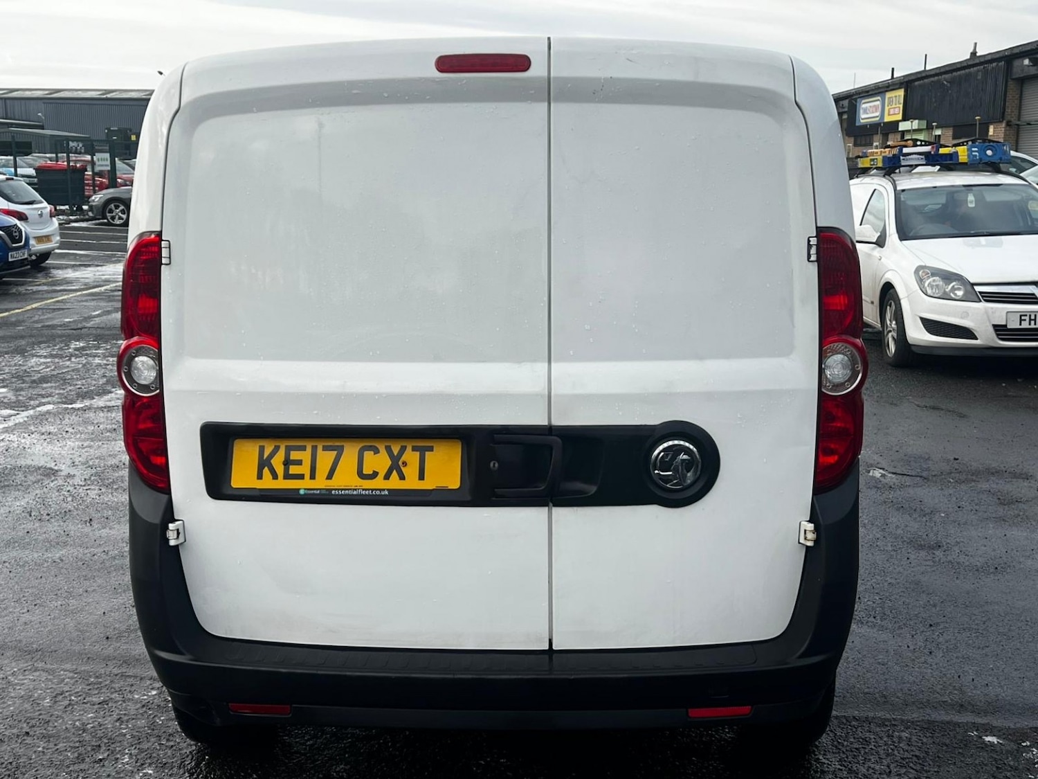 Used Vauxhall Combo 2017 for sale - 76655976: Photo 6
